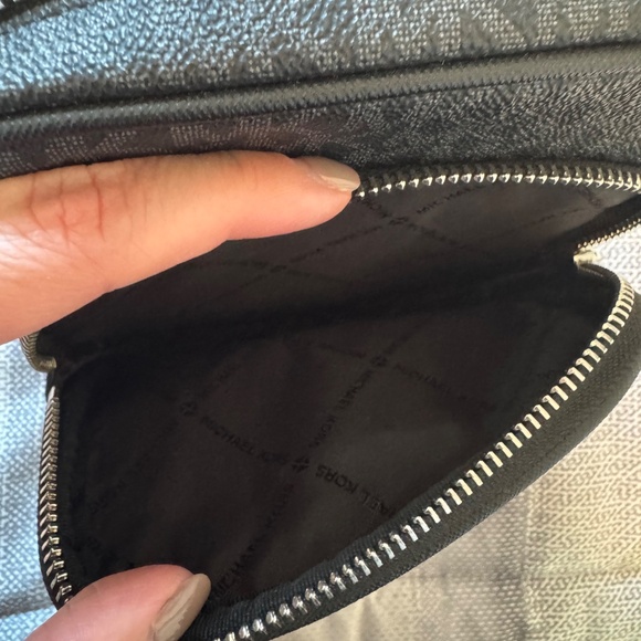 Michael Kors Crossbody - Picture 3 of 3